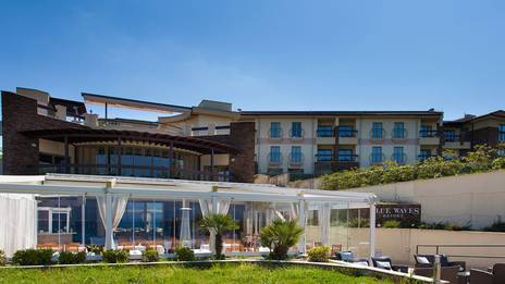 Blue Waves Resort